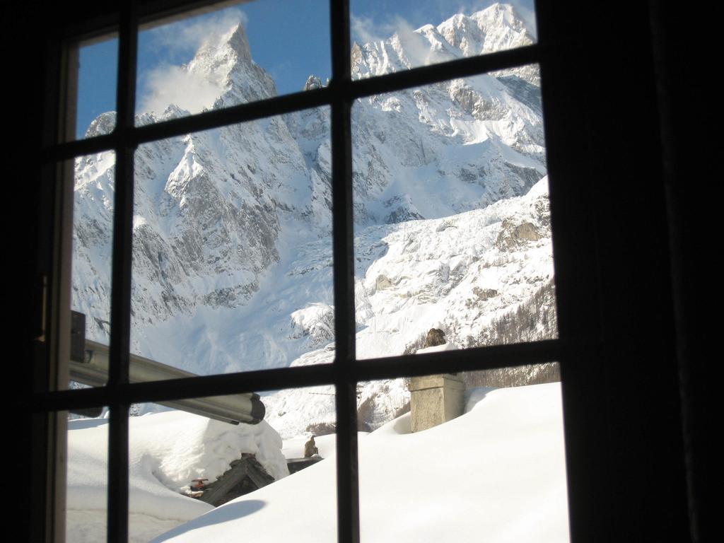 Hotel La Grange - Animal Chic Hotel Courmayeur Exterior photo