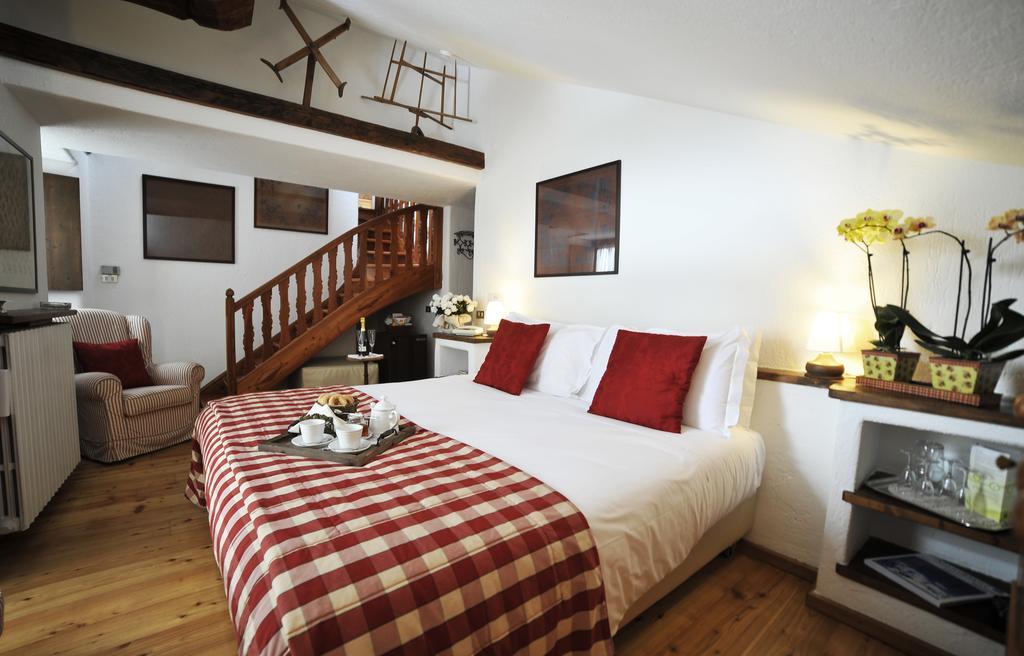 Hotel La Grange - Animal Chic Hotel Courmayeur Exterior photo