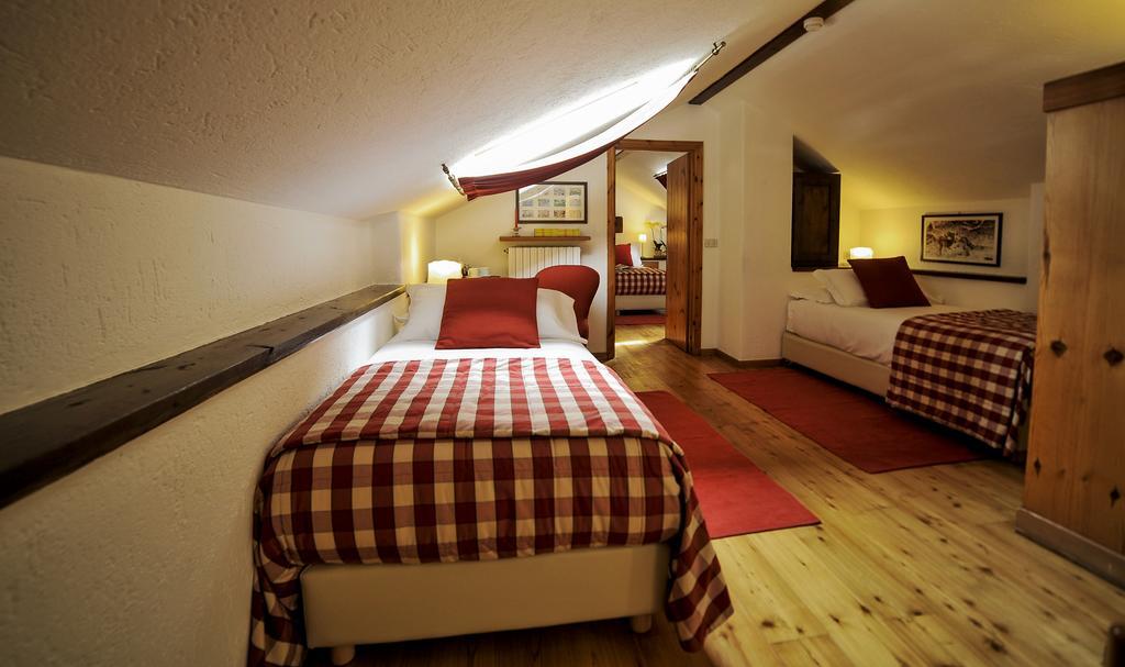 Hotel La Grange - Animal Chic Hotel Courmayeur Exterior photo