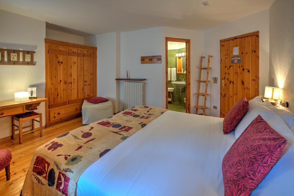 Hotel La Grange - Animal Chic Hotel Courmayeur Exterior photo
